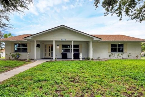 House in Bradenton, Florida 3 bedrooms, 177.81 sq.m. № 1898980 - photo 1