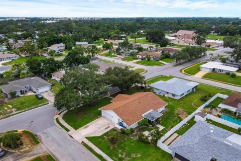House in Bradenton, Florida 3 bedrooms, 177.81 sq.m. № 1898980 - photo 19