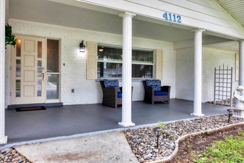 House in Bradenton, Florida 3 bedrooms, 177.81 sq.m. № 1898980 - photo 2