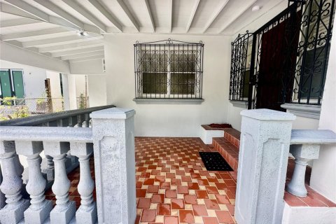 Villa ou maison à louer à Miami, Floride: 3 chambres, 124.49 m2 № 1956423 - photo 4