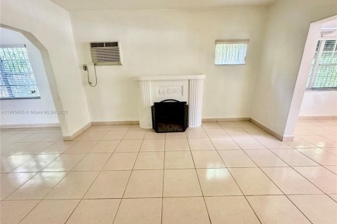 Villa ou maison à louer à Miami, Floride: 3 chambres, 124.49 m2 № 1956423 - photo 11