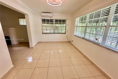 Villa ou maison à louer à Miami, Floride: 3 chambres, 124.49 m2 № 1956423 - photo 7