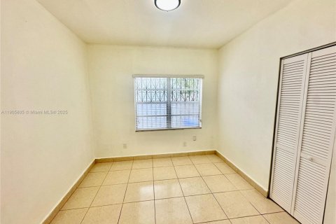 Villa ou maison à louer à Miami, Floride: 3 chambres, 124.49 m2 № 1956423 - photo 16