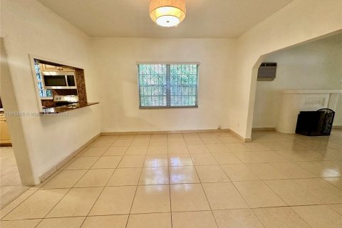 Villa ou maison à louer à Miami, Floride: 3 chambres, 124.49 m2 № 1956423 - photo 12