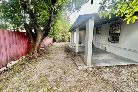 Villa ou maison à louer à Miami, Floride: 3 chambres, 124.49 m2 № 1956423 - photo 23