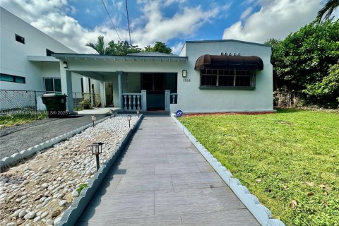 Villa ou maison à louer à Miami, Floride: 3 chambres, 124.49 m2 № 1956423 - photo 1