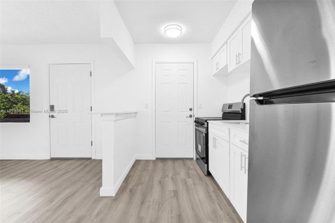 Appartement à louer à North Miami, Floride: 2 chambres, 106.84 m2 № 1921550 - photo 11