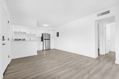 Appartement à louer à North Miami, Floride: 2 chambres, 106.84 m2 № 1921550 - photo 30