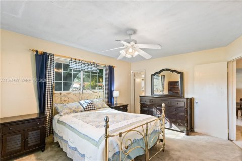 House in Pembroke Pines, Florida 3 bedrooms, 168.9 sq.m. № 2010503 - photo 16