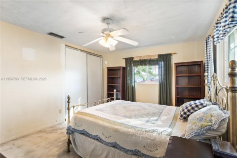 House in Pembroke Pines, Florida 3 bedrooms, 168.9 sq.m. № 2010503 - photo 17