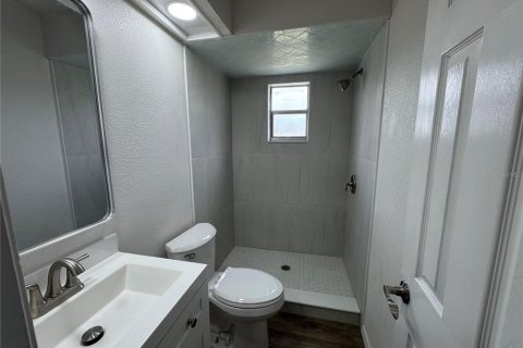 Villa ou maison à louer à Spring Hill, Floride: 2 chambres, 119.01 m2 № 2420260 - photo 10