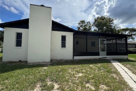 Villa ou maison à louer à Spring Hill, Floride: 2 chambres, 119.01 m2 № 2420260 - photo 3