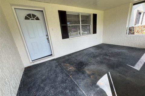 Villa ou maison à louer à Spring Hill, Floride: 2 chambres, 119.01 m2 № 2420260 - photo 4