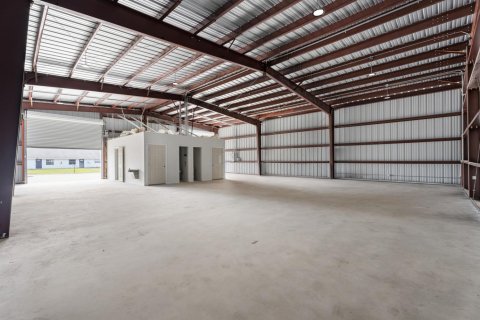Propiedad comercial en venta en St. Lucie, Florida № 2083097 - foto 24