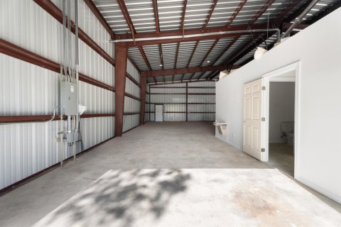 Propiedad comercial en venta en St. Lucie, Florida № 2083097 - foto 9