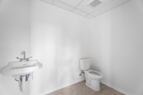 Propiedad comercial en venta en St. Lucie, Florida № 2083097 - foto 8