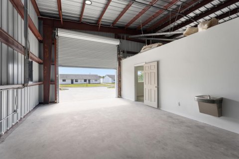 Propiedad comercial en venta en St. Lucie, Florida № 2083097 - foto 16