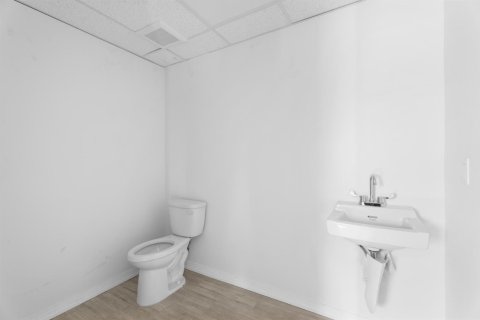 Propiedad comercial en venta en St. Lucie, Florida № 2083097 - foto 11