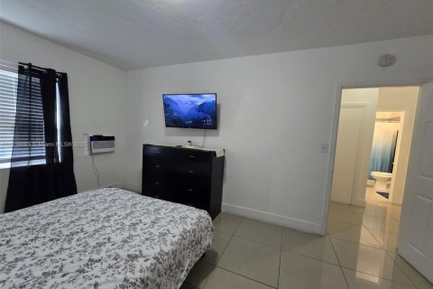 Villa ou maison à louer à Hollywood, Floride: 1 chambre, 74.32 m2 № 1860619 - photo 10