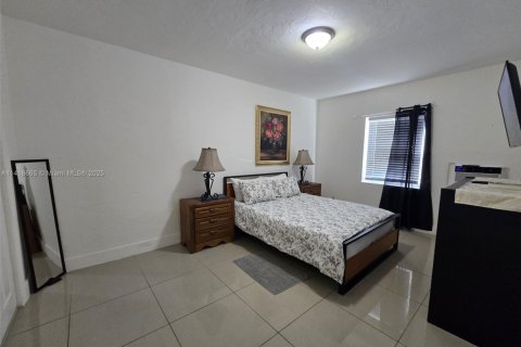 Villa ou maison à louer à Hollywood, Floride: 1 chambre, 74.32 m2 № 1860619 - photo 9
