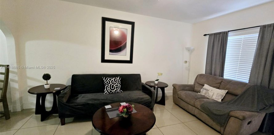 Villa ou maison à Hollywood, Floride 1 chambre, 74.32 m2 № 1860619
