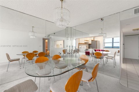 Condo in Miami Beach, Florida, 2 bedrooms  № 2085732 - photo 10