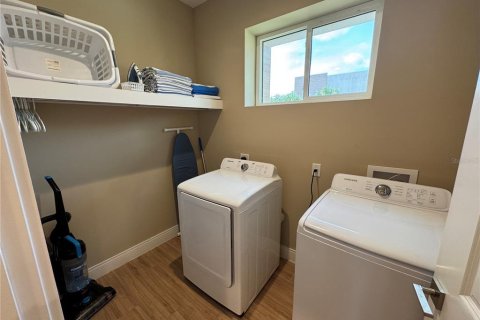 Adosado en venta en Kissimmee, Florida, 3 dormitorios, 203.92 m2 № 1826514 - foto 4