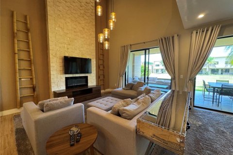 Adosado en venta en Kissimmee, Florida, 3 dormitorios, 203.92 m2 № 1826514 - foto 18