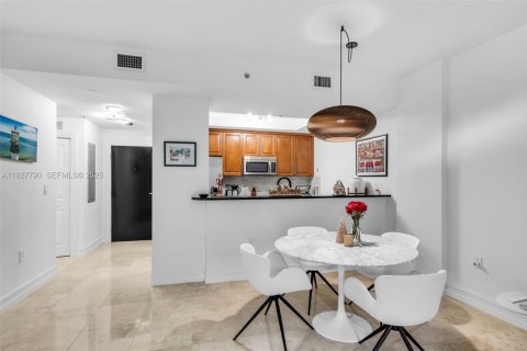 Copropriété à louer à Coral Gables, Floride: 1 chambre, 76.92 m2 № 1987409 - photo 10