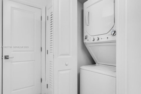 Copropriété à louer à Coral Gables, Floride: 1 chambre, 76.92 m2 № 1987409 - photo 18