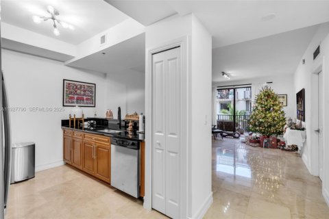 Copropriété à louer à Coral Gables, Floride: 1 chambre, 76.92 m2 № 1987409 - photo 4