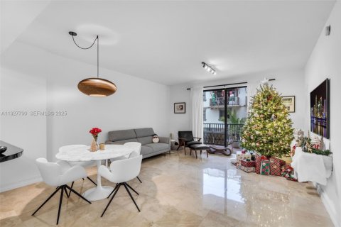 Copropriété à louer à Coral Gables, Floride: 1 chambre, 76.92 m2 № 1987409 - photo 8