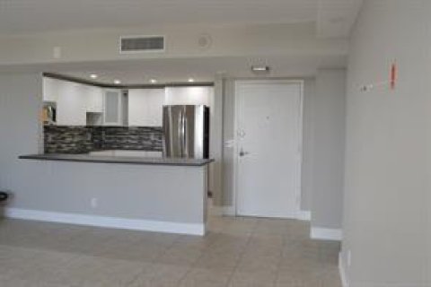 Copropriété à vendre à North Miami, Floride: 2 chambres, 97.55 m2 № 2084443 - photo 3