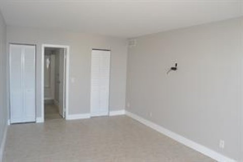 Copropriété à vendre à North Miami, Floride: 2 chambres, 97.55 m2 № 2084443 - photo 5