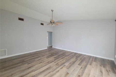 Villa ou maison à louer à Orlando, Floride: 4 chambres, 141.68 m2 № 2388757 - photo 9