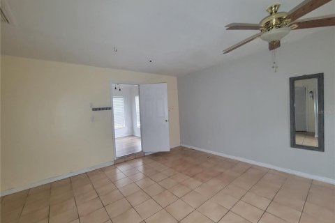 Villa ou maison à louer à Orlando, Floride: 4 chambres, 141.68 m2 № 2388757 - photo 8