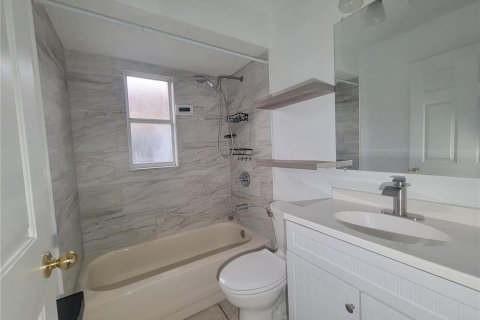 Villa ou maison à louer à Orlando, Floride: 4 chambres, 141.68 m2 № 2388757 - photo 10
