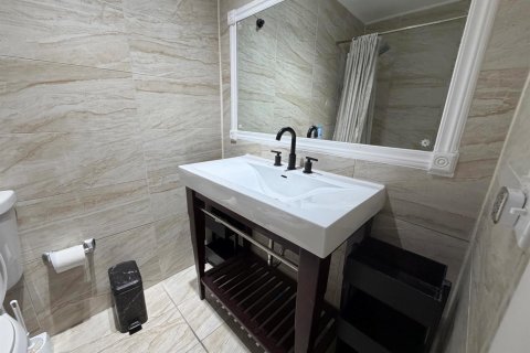 Apartment in Fort Lauderdale, Florida 2 bedrooms, 308.06 sq.m. № 2391776 - photo 8