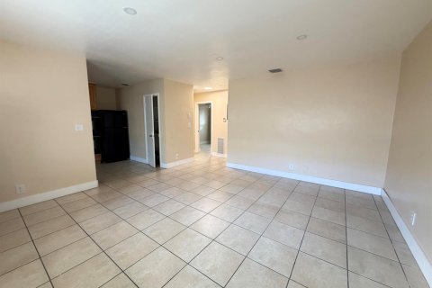 Apartment in Fort Lauderdale, Florida 2 bedrooms, 308.06 sq.m. № 2391776