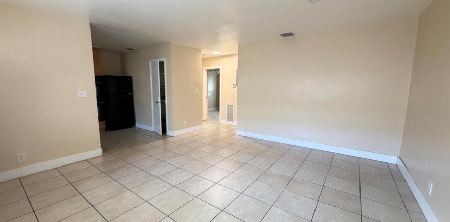 Apartment in Fort Lauderdale, Florida 2 bedrooms, 308.06 sq.m. № 2391776