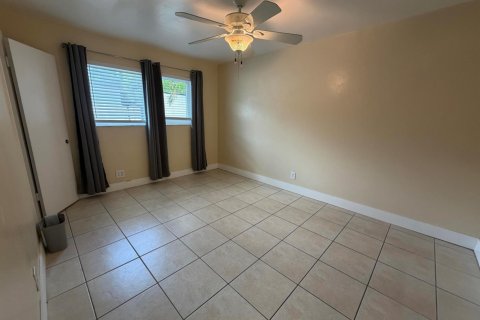 Apartment in Fort Lauderdale, Florida 2 bedrooms, 308.06 sq.m. № 2391776 - photo 14