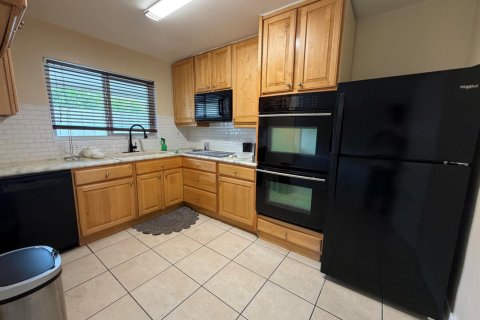 Apartment in Fort Lauderdale, Florida 2 bedrooms, 308.06 sq.m. № 2391776 - photo 4