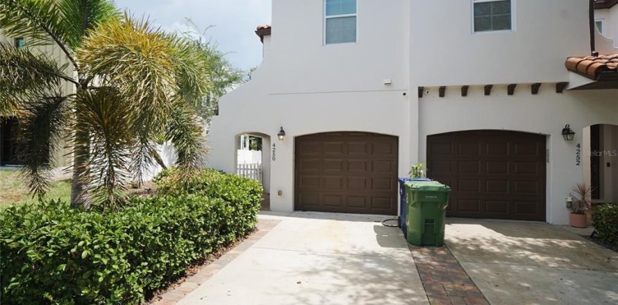 Touwnhouse à Tampa, Floride 3 chambres, 142.6 m2 № 2151240
