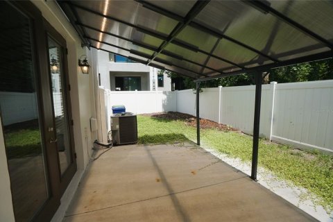 Touwnhouse à louer à Tampa, Floride: 3 chambres, 142.6 m2 № 2151240 - photo 18