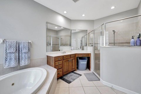 House in Port St. Lucie, Florida 2 bedrooms, 220.18 sq.m. № 2087037 - photo 14
