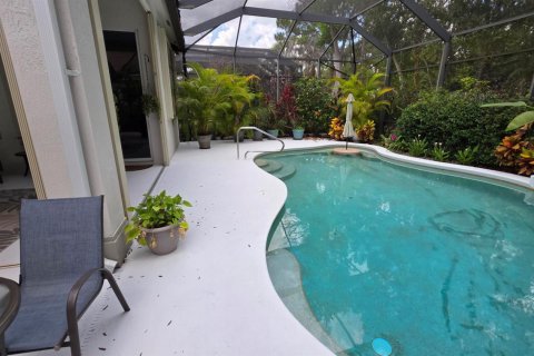 House in Port St. Lucie, Florida 2 bedrooms, 220.18 sq.m. № 2087037 - photo 30
