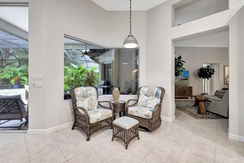 House in Port St. Lucie, Florida 2 bedrooms, 220.18 sq.m. № 2087037 - photo 11