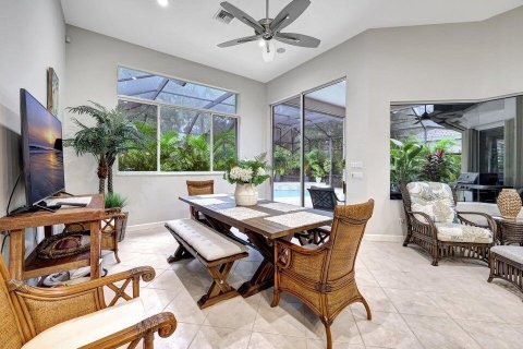 House in Port St. Lucie, Florida 2 bedrooms, 220.18 sq.m. № 2087037 - photo 5
