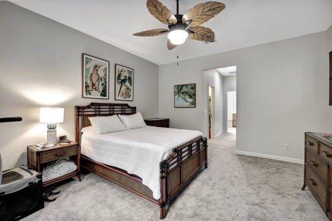 House in Port St. Lucie, Florida 2 bedrooms, 220.18 sq.m. № 2087037 - photo 12