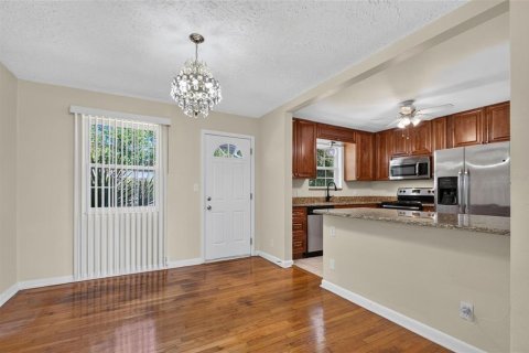 House in Jacksonville, Florida 3 bedrooms, 115.85 sq.m. № 2429368 - photo 11